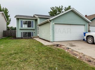 5036 9th Ave S, Fargo, ND 58103