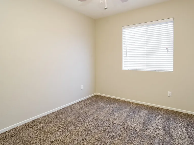 4933 Royal Lake Ave — Photo 12