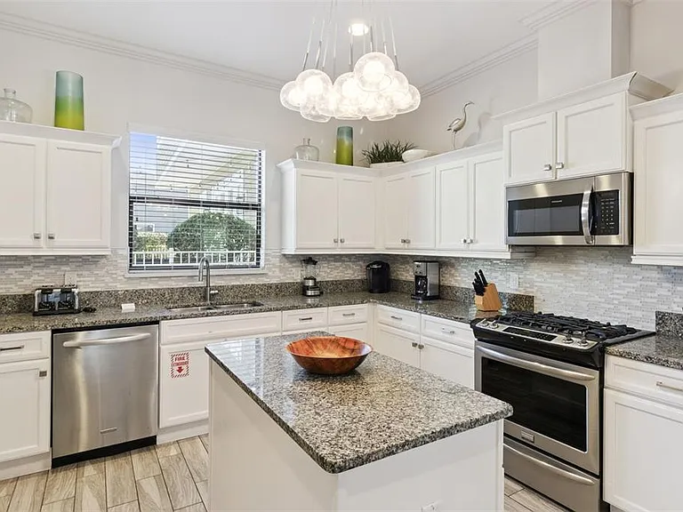 7423 Sparkling Ct — Photo 16