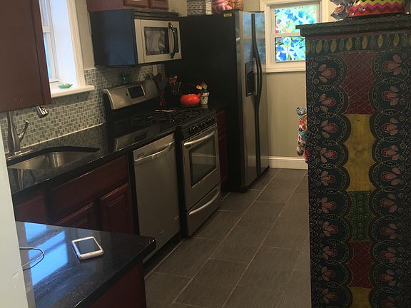 5th image of 123 Ramblewood Ave