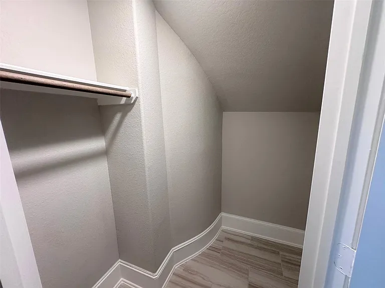 120 Wake Valley Ct — Photo 14