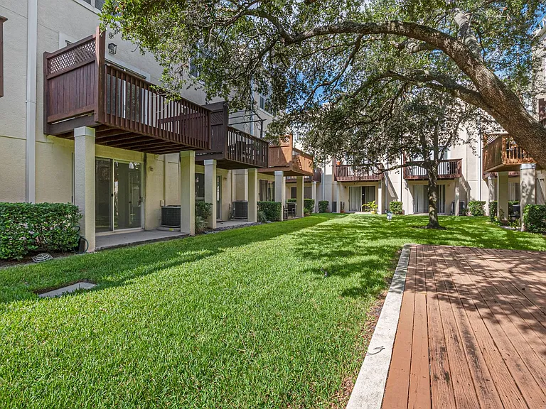 3168 Bayshore Oaks Dr — Photo 32