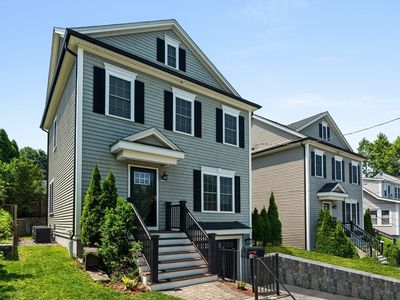 10 Huntington St, Waltham, MA, 02452