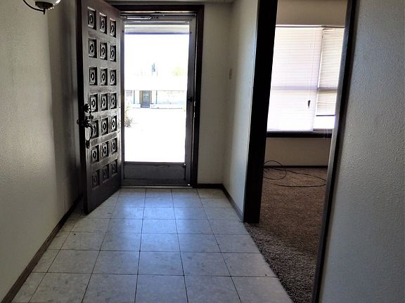 2nd image of 1715 Altura Ave