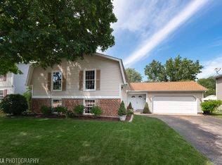 926 W Main St, Cary, IL 60013