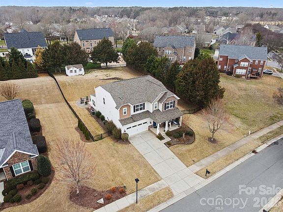 3rd image of 116 Glastonbury Dr