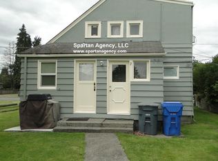 335 3rd St SE APT 2, Puyallup, WA 98372