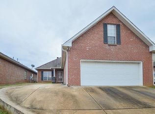 735 Muirfield Dr, Starkville, MS 39759