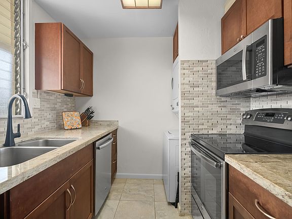4th image of 1763 Pee Rd APT 407