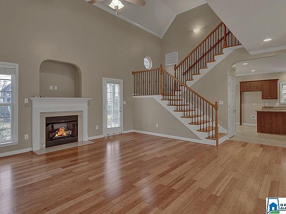 3rd image of 805 Waterford Cove Ln