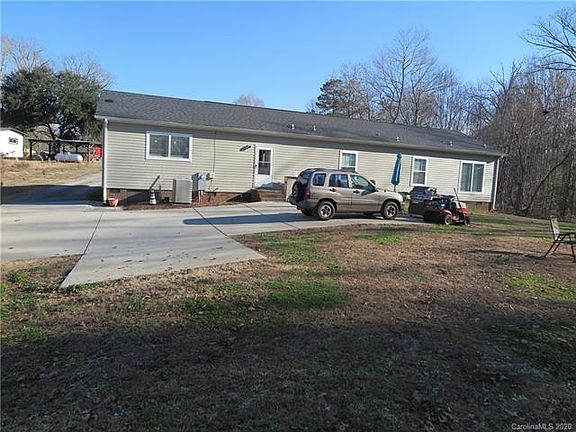 5th image of 428 Donna Ave