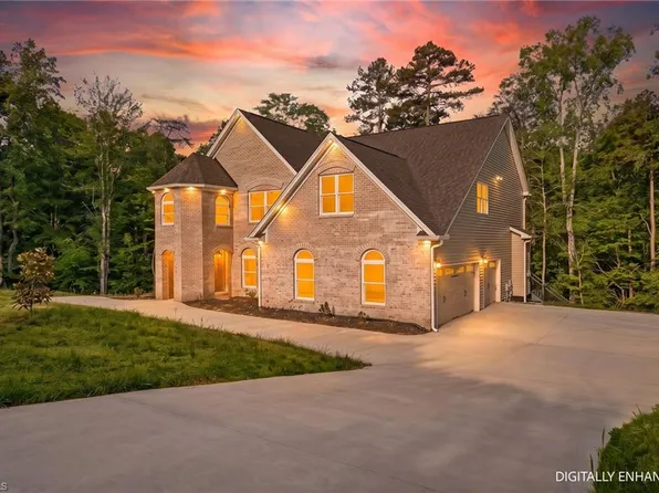 160 Tullyries Dr, Lewisville, NC 27023