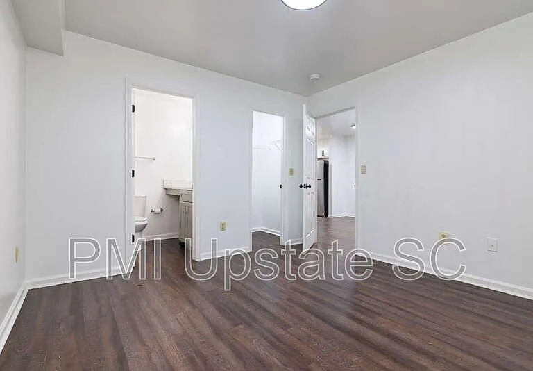 111 Charlestowne Way #B — Photo 7