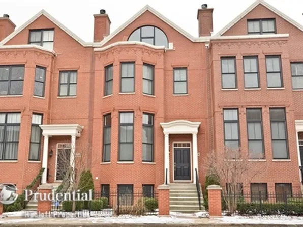 1843 Admiral Ct Unit 103, Glenview, IL 60026
