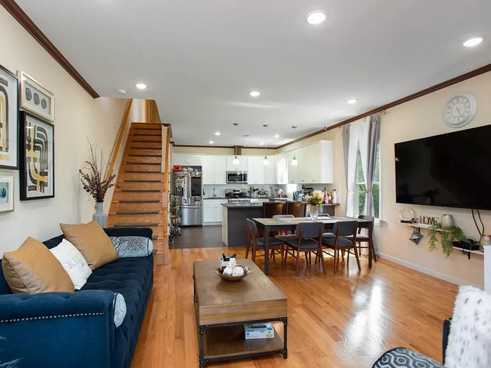 86 Oak St #2