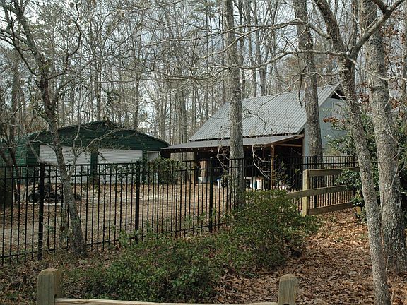 storage shed and barn
