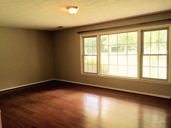 5th image of 422 Darby Dr