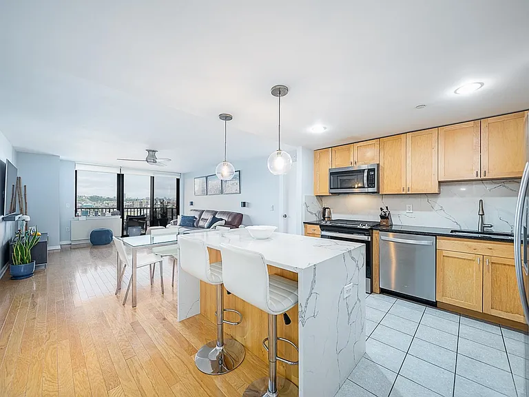 700 Grove St #11S — Photo 3