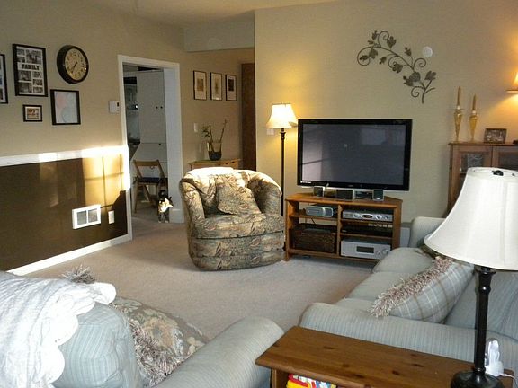 2nd image of 4918 44th St E