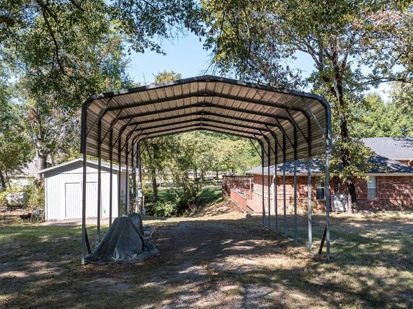 200 Bushwhacker Dr, Mabank, TX 75156