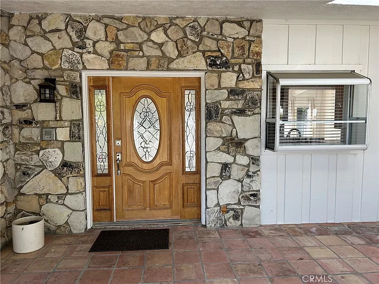 24010 Hatteras St — Photo 2