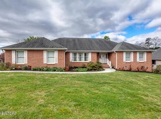 101 Country Run Cir, Powell, TN 37849