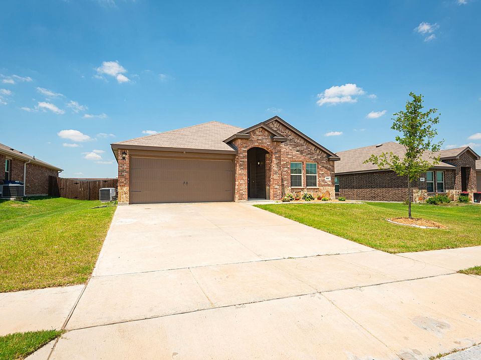 1st image of 511 Windrow Dr