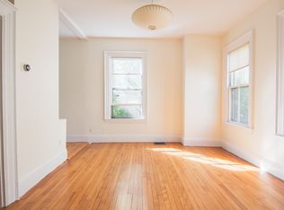 130 Hamilton St #1, Cambridge, MA 02139