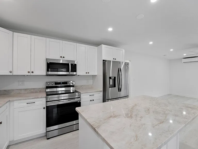 1279 Beach Rd #3 — Photo 11