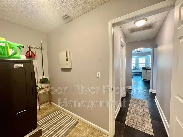3352 Shelley Dr — Photo 18