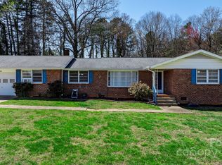 2431 17th St NE, Hickory, NC 28601