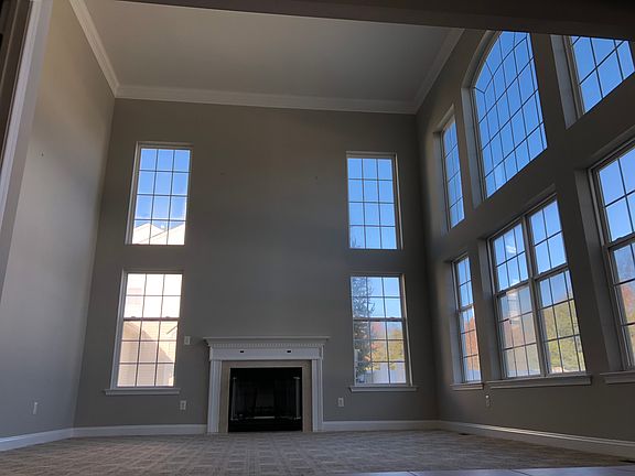 Great Room, endless Windows 