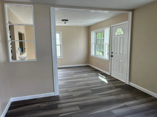 10 Perley St, Lewiston, ME 04240