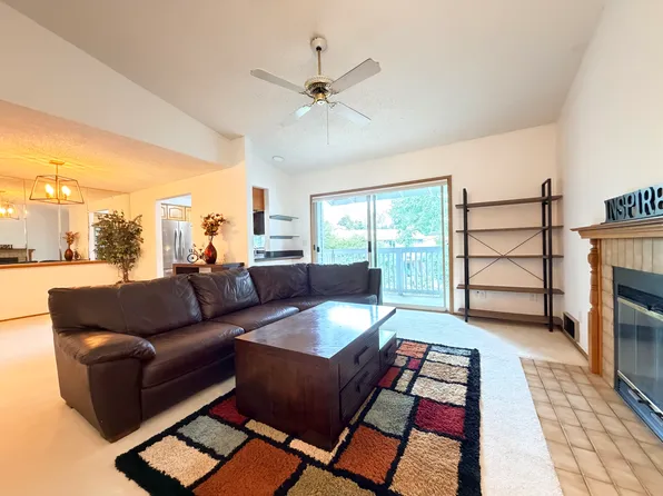 10837 SE 172nd St APT 8D, Renton, WA 98055