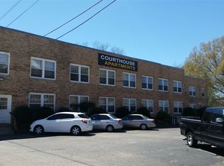303 S Poplar St, Paris, TN 38242
