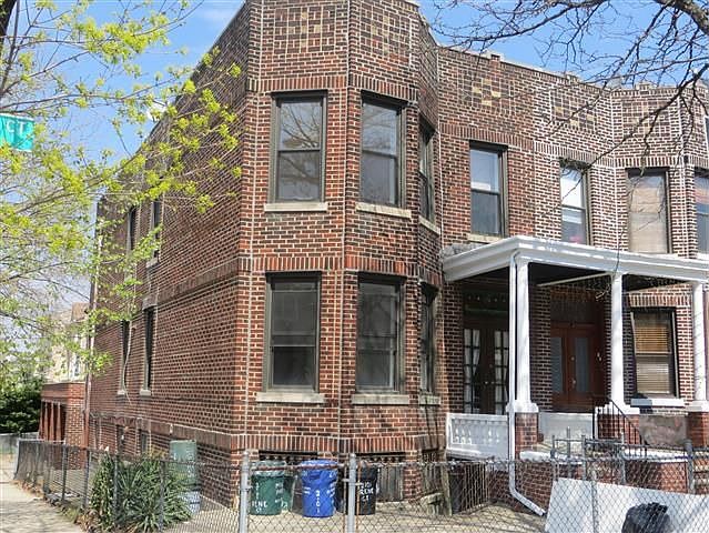 3 Fam Brick+4 Garages