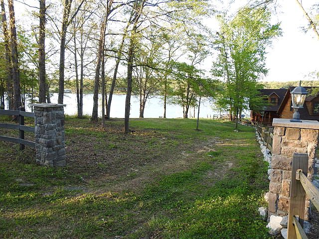 2nd image of 215 Harris Rd