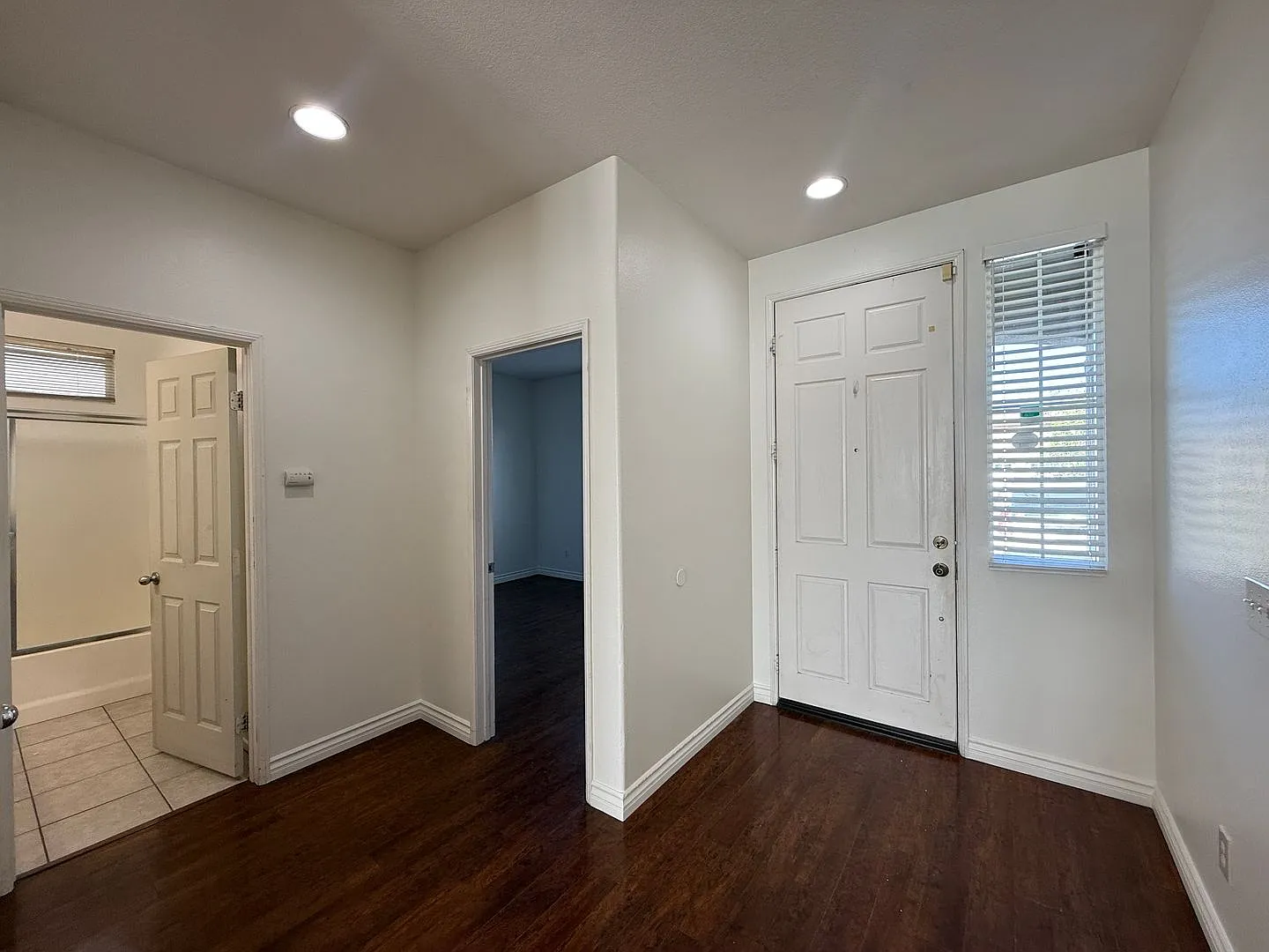 West Palmdale 4 bedroom — Photo 2