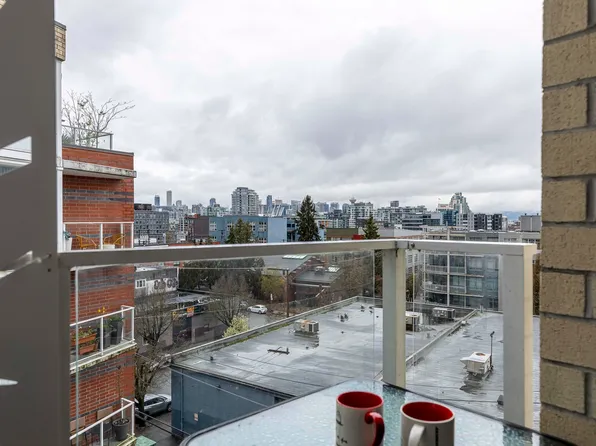 311 E 6th Ave #502, Vancouver, BC V5T 0G9