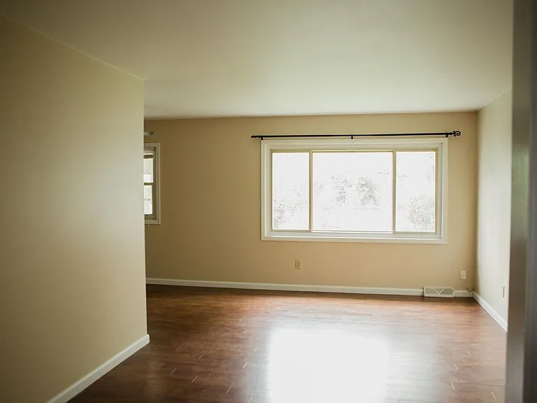 720 S Parkway Dr — Photo 7