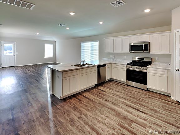 4th image of 11604 S 274th East Ave