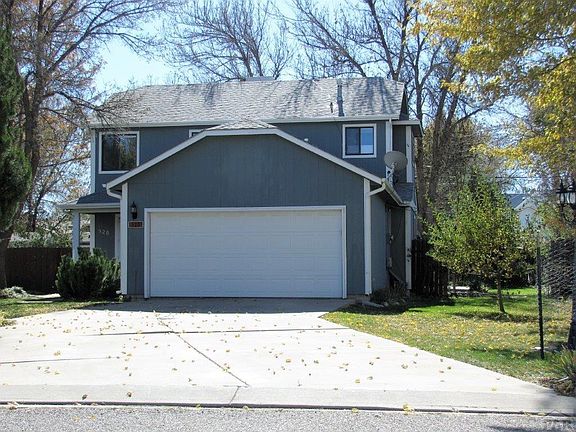 3rd image of 520 Briar Sq