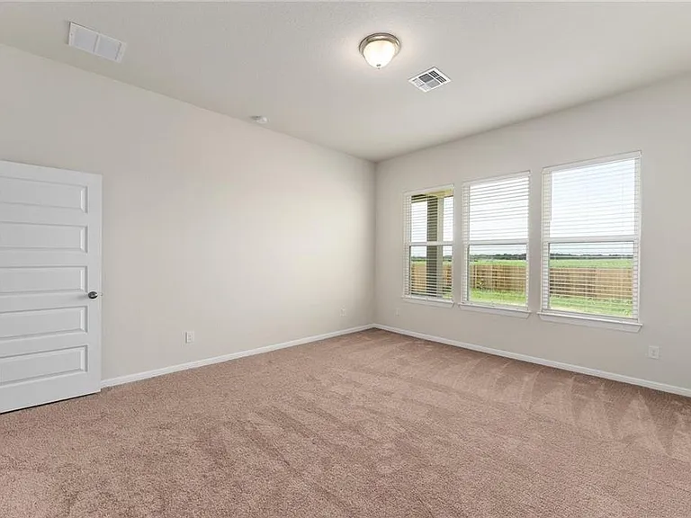 113 Thurston Dr — Photo 21