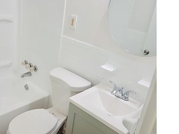 5th image of 8717 Natural Bridge Rd #1