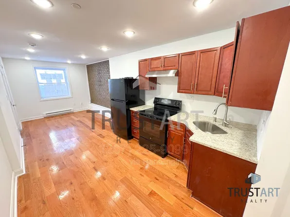 2025 N 4th St, Philadelphia, PA