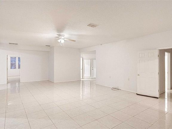 4th image of 1068 Cielo Springs Dr