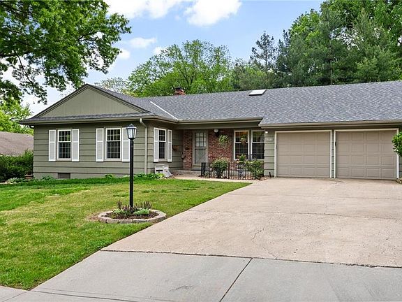 2nd image of 3607 W 52nd Pl