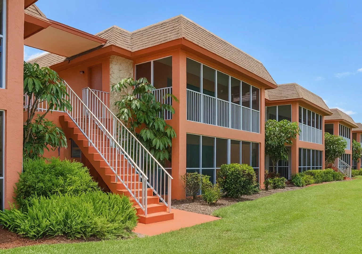 Annual Rental 2 Bed - 2 Bath - Condo At Naples Sorrento Villas — Photo 1