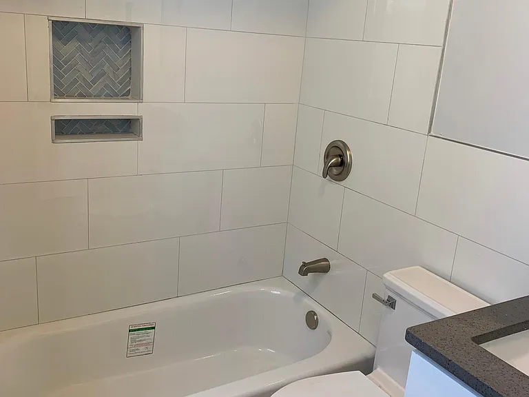 60B Willett Ave #B — Photo 9
