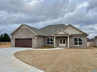 1002 Newbury Cv SW, Decatur, AL 35603